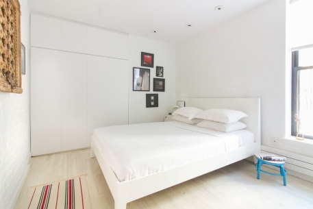 211 East 3rd Street, 3R Rental