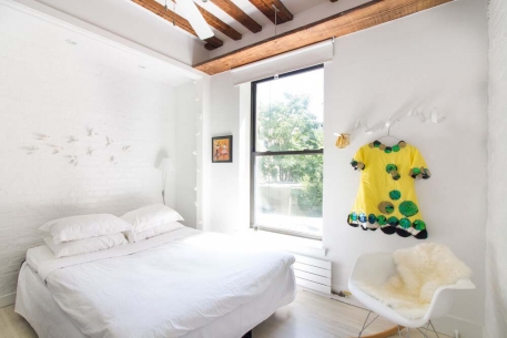 211 East 3rd Street, 3R Rental